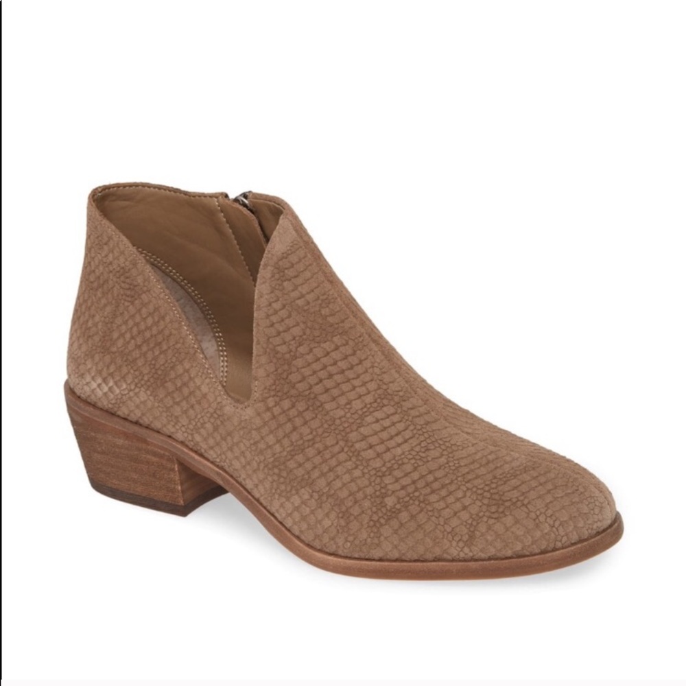 Vince Camuto Phendra Ankle Booties